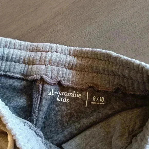 Abercrombie Boys Sweatpants Like New - Picture 2 of 2